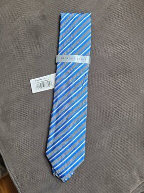NWT 100% Silk Geoffrey Beene Blue/Silver Striped Tie